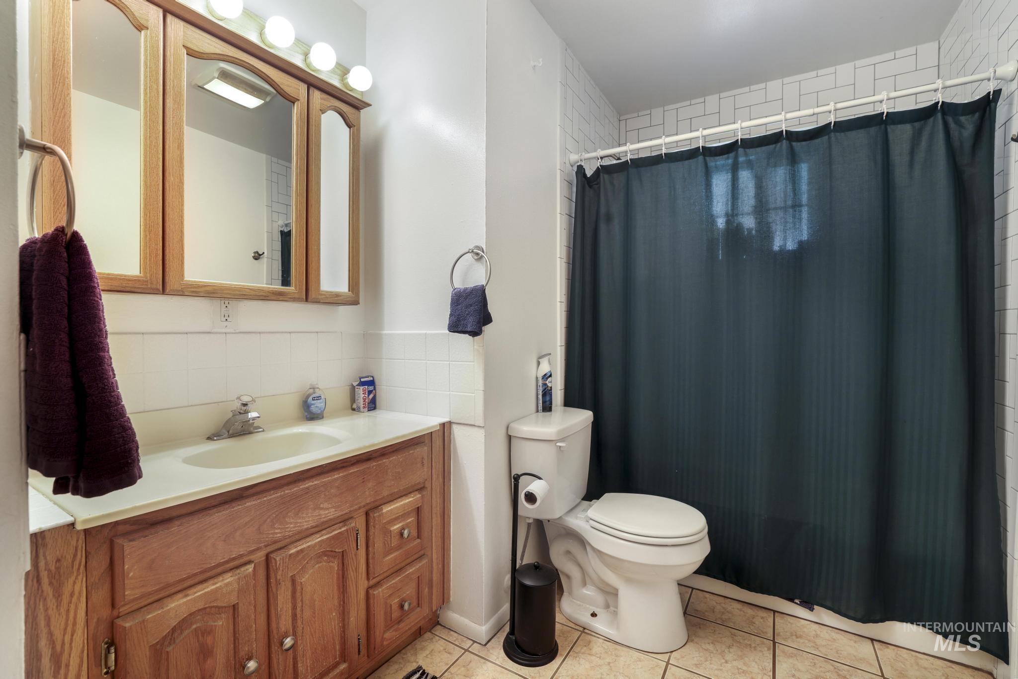 943 Del Mar Drive, Twin Falls, Idaho 83301, 3 Bedrooms, 1.5 Bathrooms, Residential For Sale, Price $299,900, 98997259