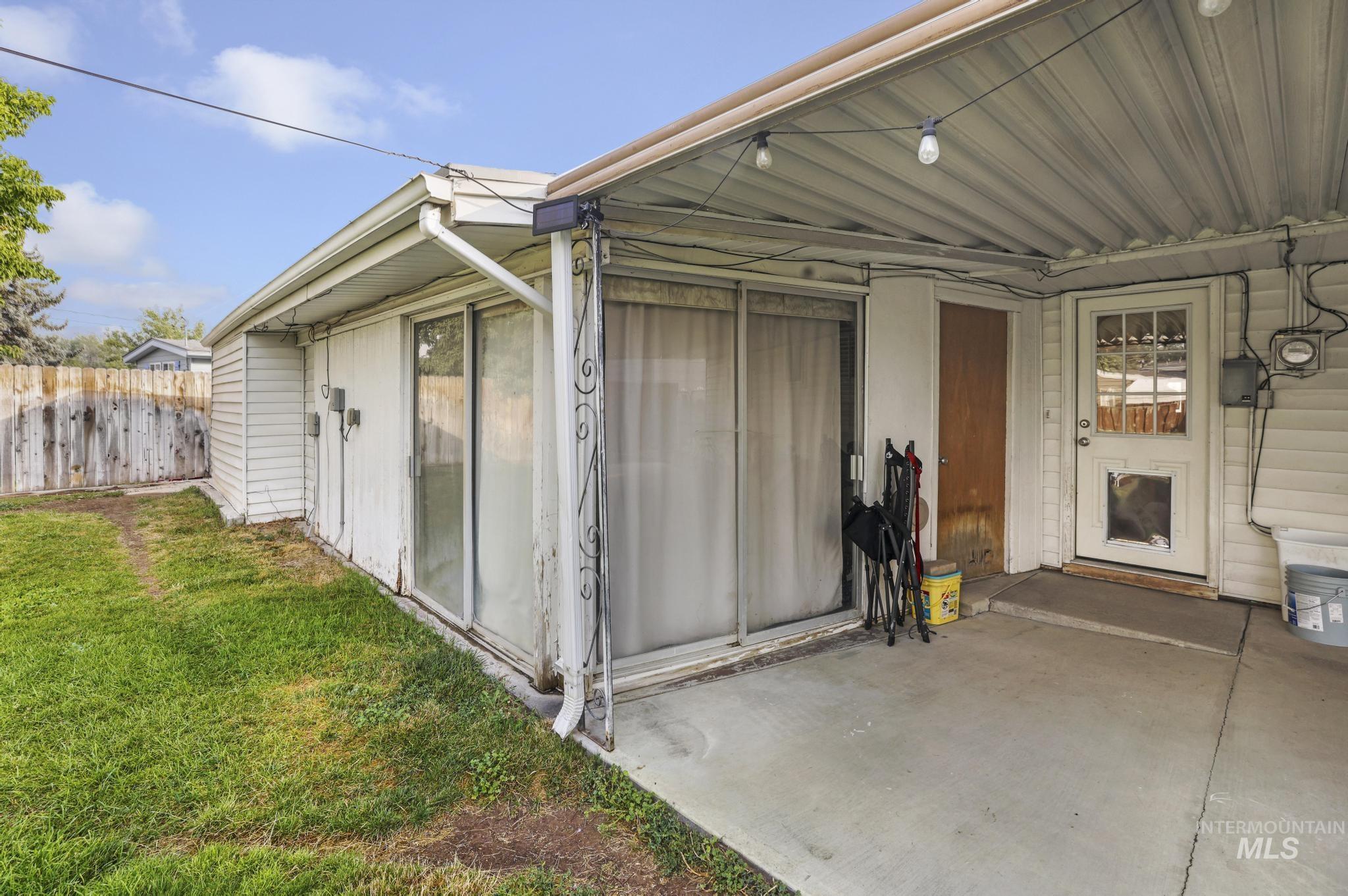 943 Del Mar Drive, Twin Falls, Idaho 83301, 3 Bedrooms, 1.5 Bathrooms, Residential For Sale, Price $299,900, 98997259