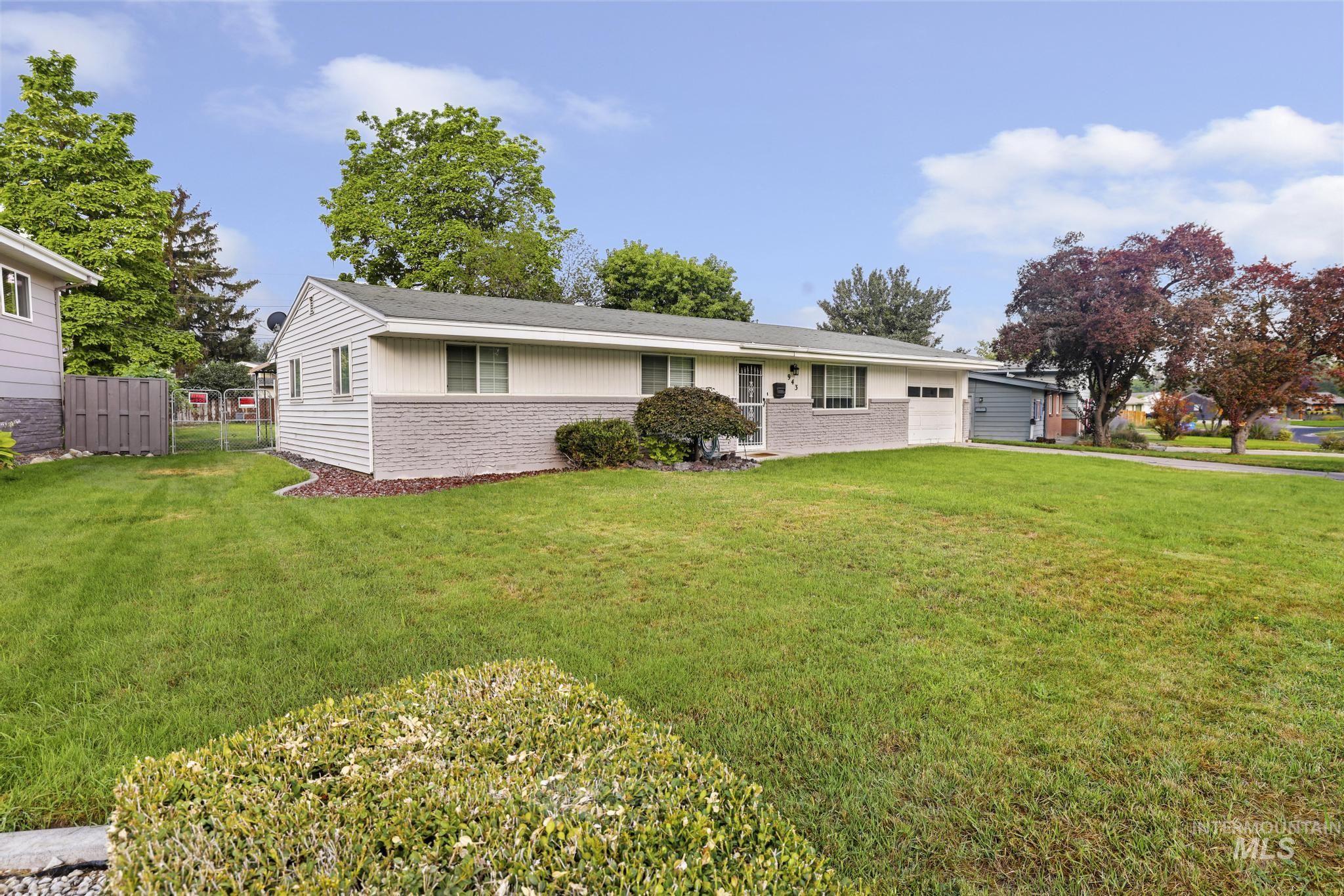 943 Del Mar Drive, Twin Falls, Idaho 83301, 3 Bedrooms, 1.5 Bathrooms, Residential For Sale, Price $299,900, 98997259