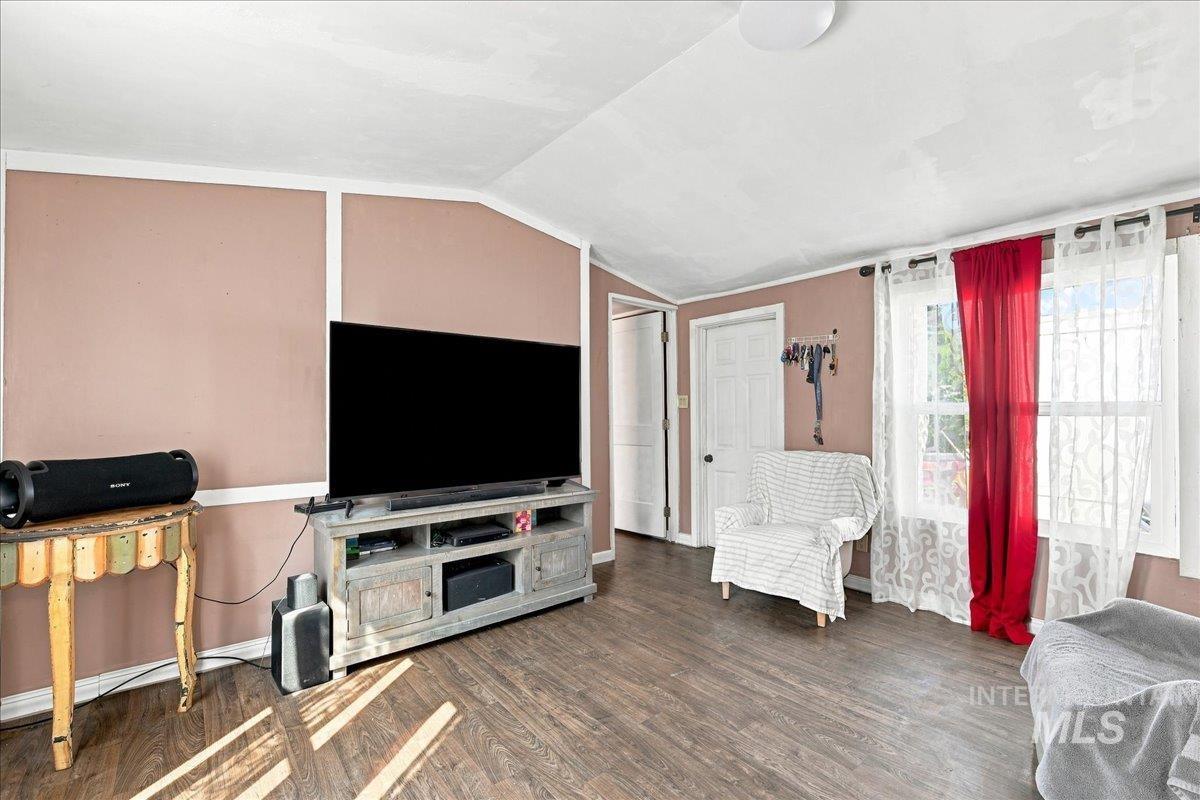 5209 W Targee Street, Boise, Idaho 83705, 2 Bedrooms, 2 Bathrooms, Residential For Sale, Price $65,000, 98997260