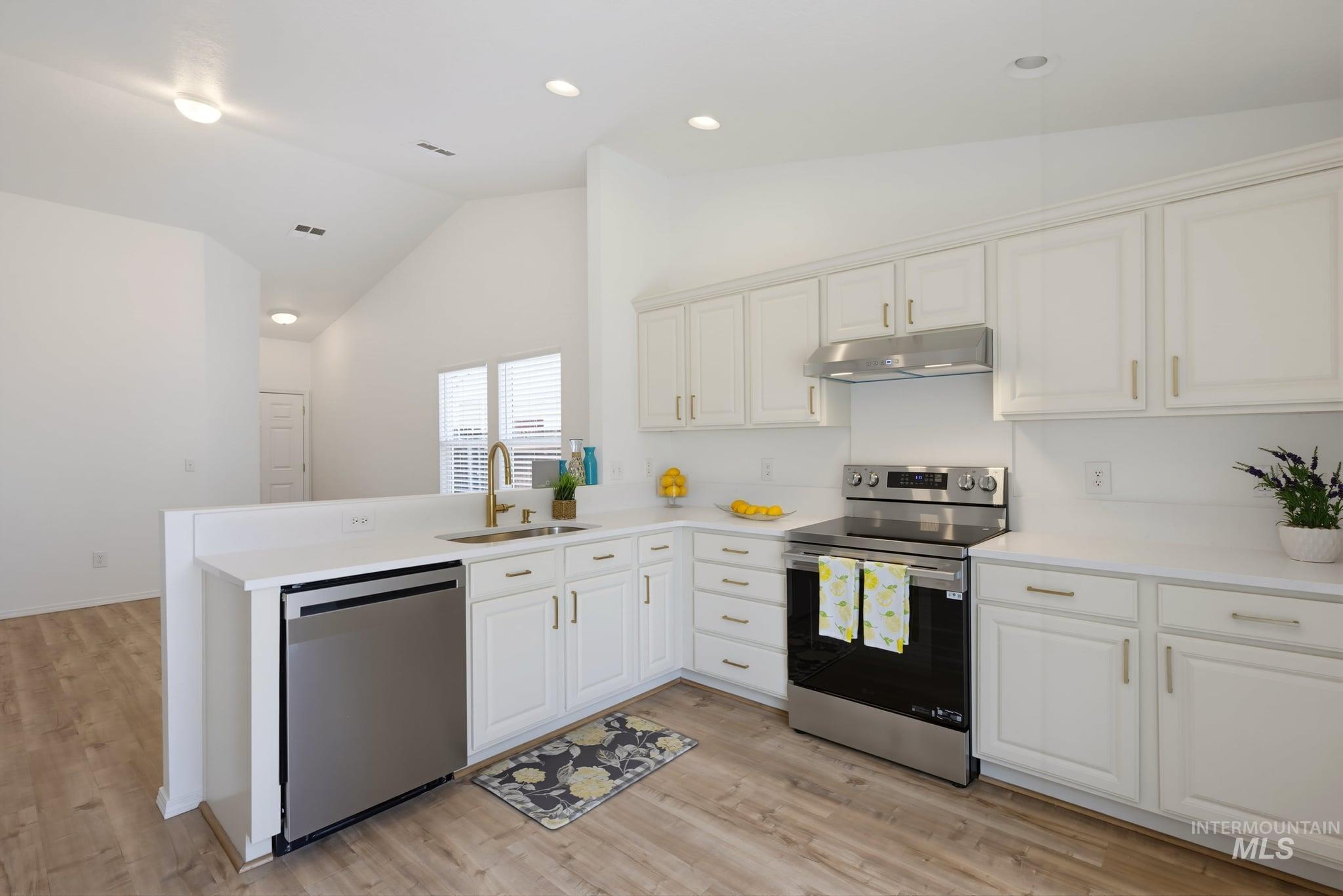 9654 W Weir Hollis Drive, Boise, Idaho 83709, 3 Bedrooms, 2 Bathrooms, Residential For Sale, Price $389,900, 98997263