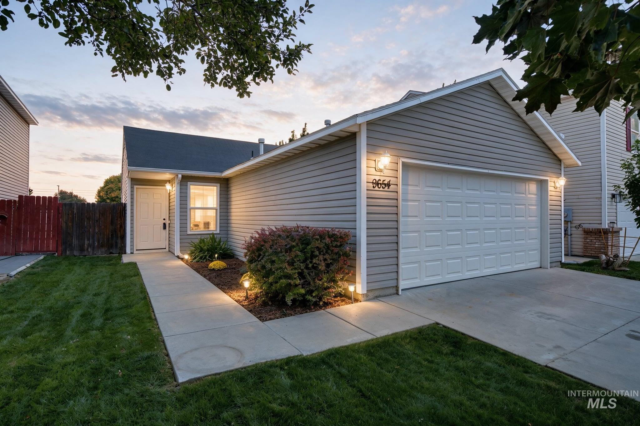 9654 W Weir Hollis Drive, Boise, Idaho 83709, 3 Bedrooms, 2 Bathrooms, Residential For Sale, Price $389,900, 98997263