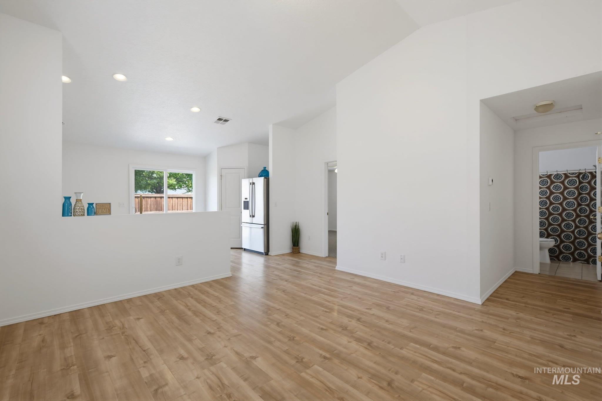 9654 W Weir Hollis Drive, Boise, Idaho 83709, 3 Bedrooms, 2 Bathrooms, Residential For Sale, Price $389,900, 98997263