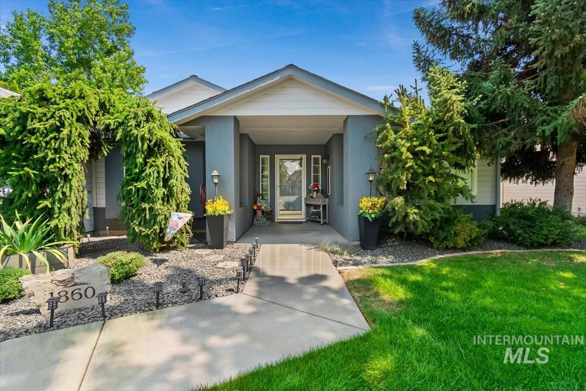 1860 N Aronmink Way, Meridian, Idaho 83646, 3 Bedrooms, 2 Bathrooms, Residential For Sale, Price $559,900, 98997264