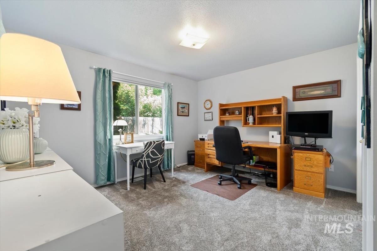 1860 N Aronmink Way, Meridian, Idaho 83646, 3 Bedrooms, 2 Bathrooms, Residential For Sale, Price $559,900, 98997264