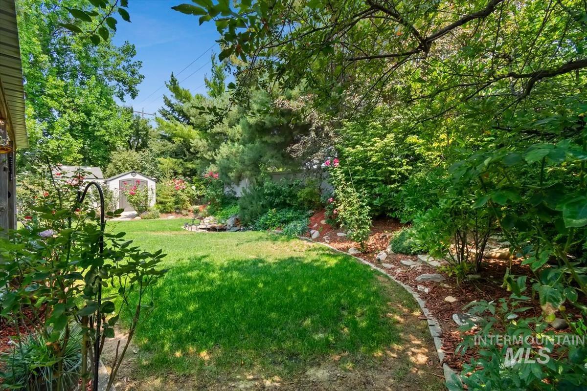 1860 N Aronmink Way, Meridian, Idaho 83646, 3 Bedrooms, 2 Bathrooms, Residential For Sale, Price $559,900, 98997264