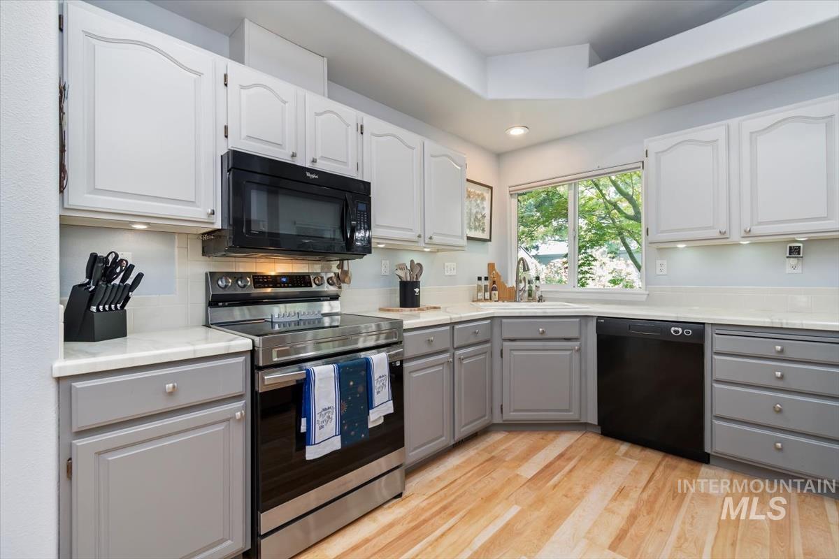 1860 N Aronmink Way, Meridian, Idaho 83646, 3 Bedrooms, 2 Bathrooms, Residential For Sale, Price $559,900, 98997264
