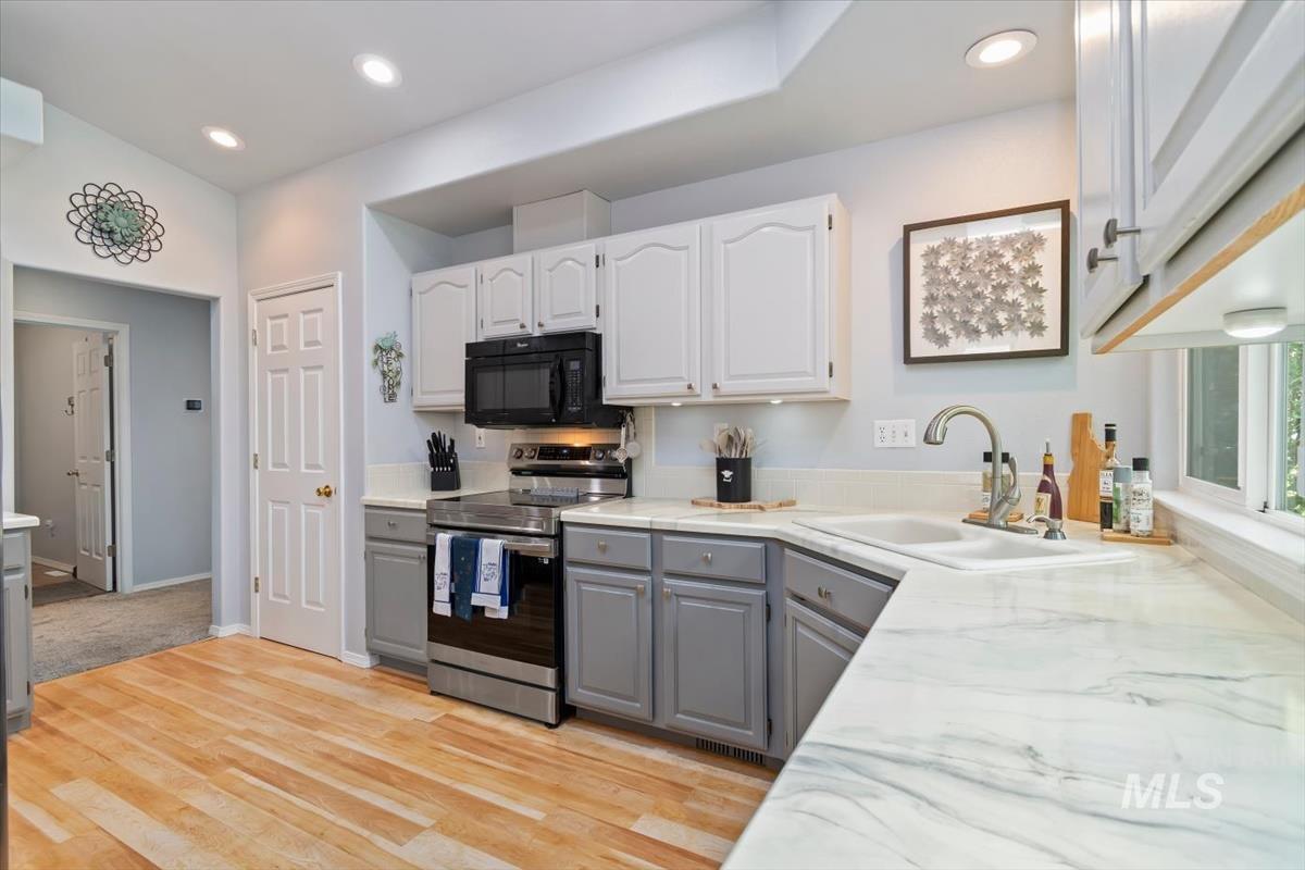 1860 N Aronmink Way, Meridian, Idaho 83646, 3 Bedrooms, 2 Bathrooms, Residential For Sale, Price $559,900, 98997264