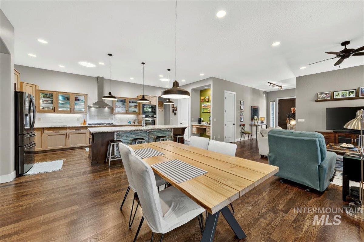 2704 S Wise Way, Boise, Idaho 83716, 4 Bedrooms, 2 Bathrooms, Residential For Sale, Price $925,000, 98997266
