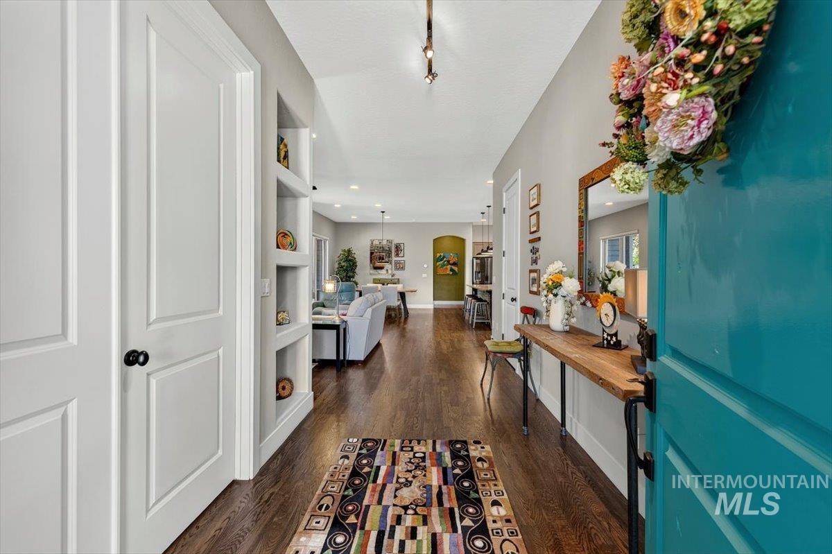 2704 S Wise Way, Boise, Idaho 83716, 4 Bedrooms, 2 Bathrooms, Residential For Sale, Price $925,000, 98997266