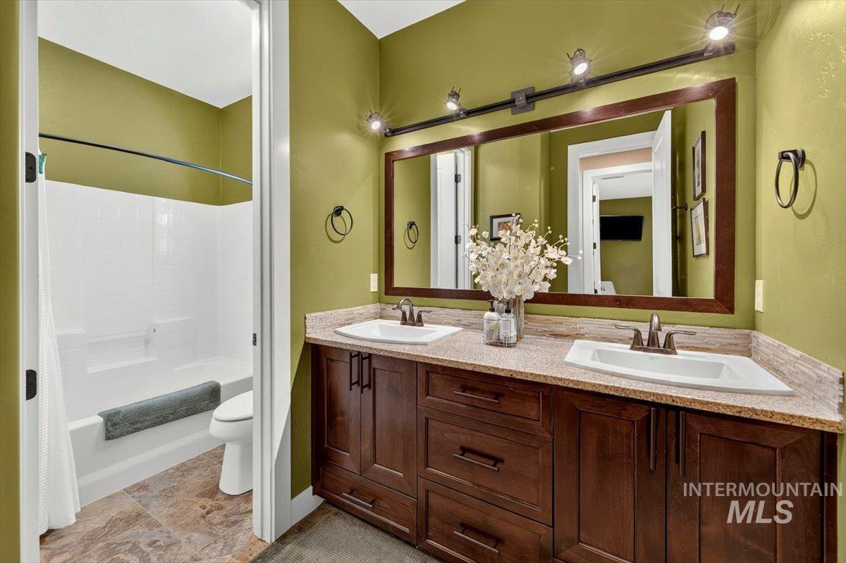 2704 S Wise Way, Boise, Idaho 83716, 4 Bedrooms, 2 Bathrooms, Residential For Sale, Price $925,000, 98997266