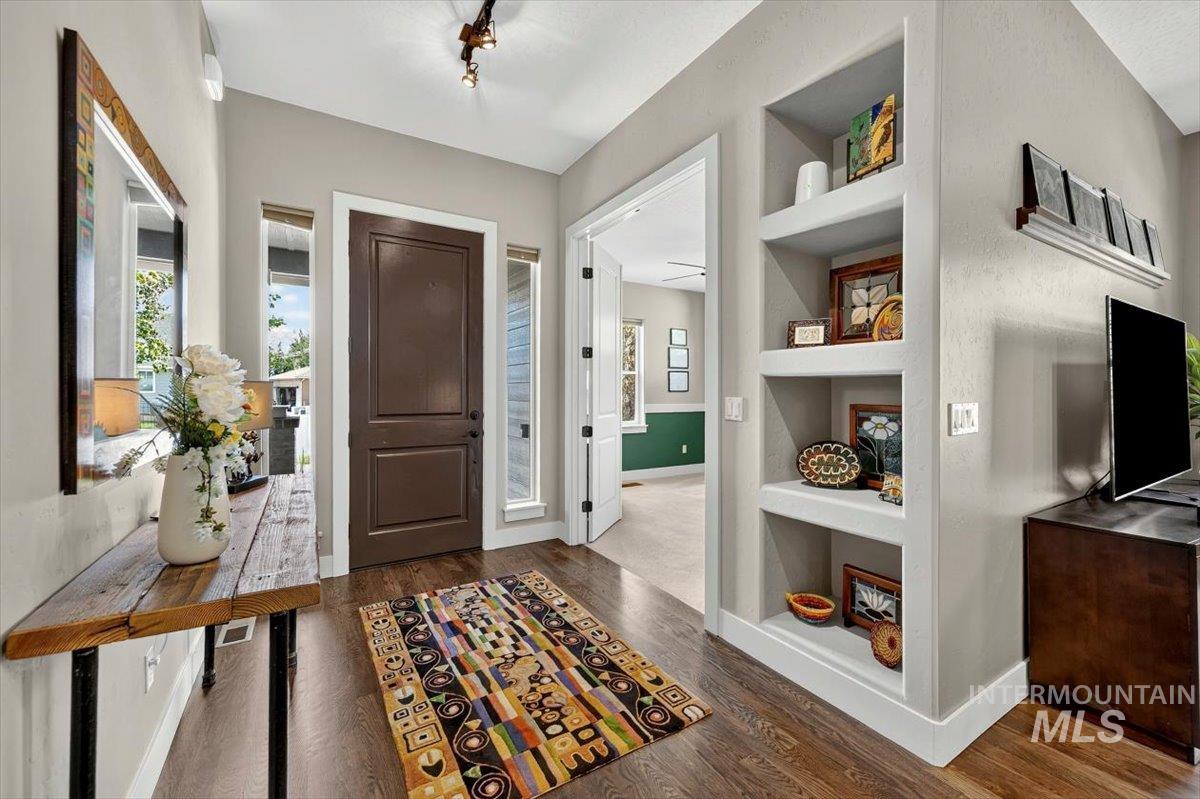 2704 S Wise Way, Boise, Idaho 83716, 4 Bedrooms, 2 Bathrooms, Residential For Sale, Price $925,000, 98997266