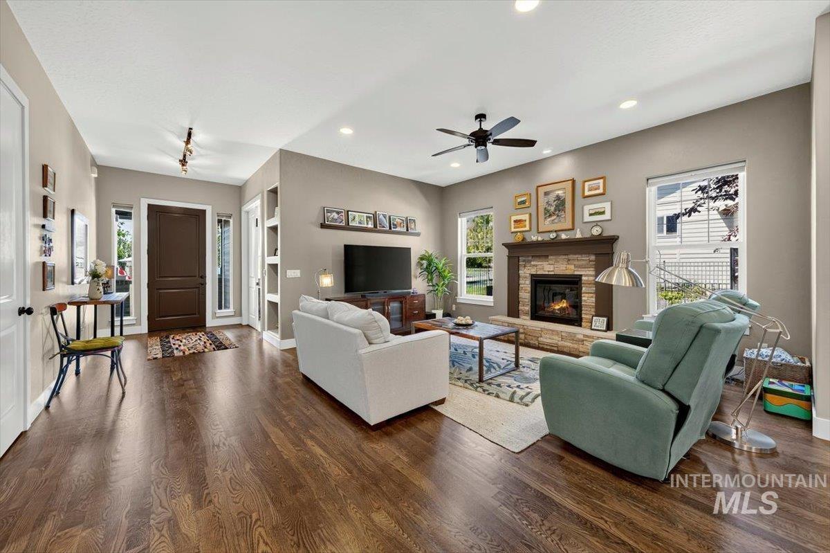 2704 S Wise Way, Boise, Idaho 83716, 4 Bedrooms, 2 Bathrooms, Residential For Sale, Price $925,000, 98997266