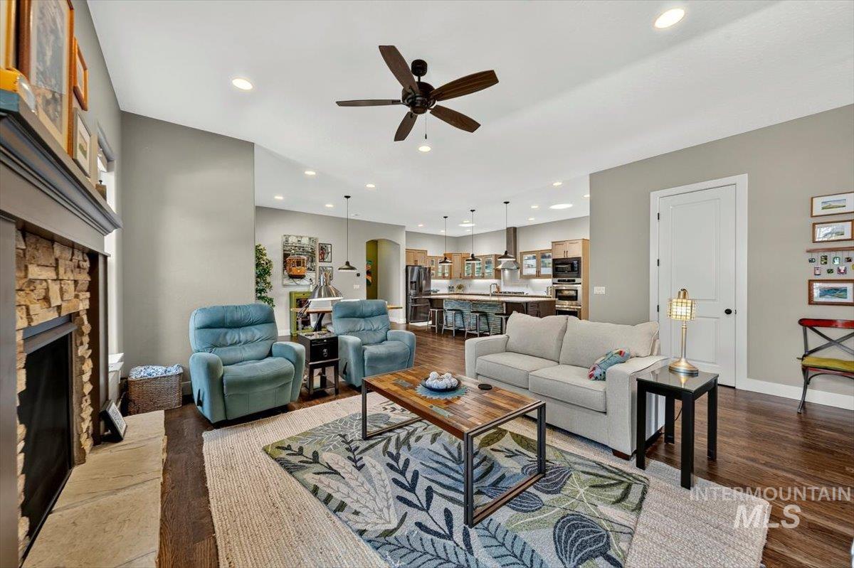 2704 S Wise Way, Boise, Idaho 83716, 4 Bedrooms, 2 Bathrooms, Residential For Sale, Price $925,000, 98997266