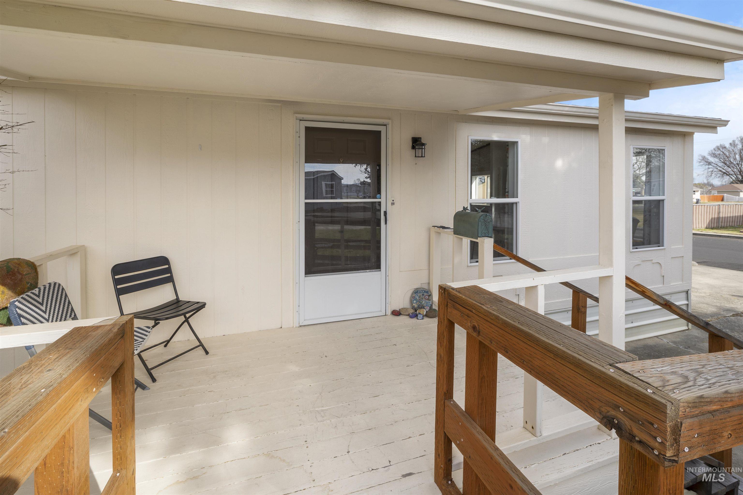 2015 6TH AVENUE #102, Clarkston, Washington 99403, 2 Bedrooms, 1 Bathroom, Residential For Sale, Price $65,000, 98997267