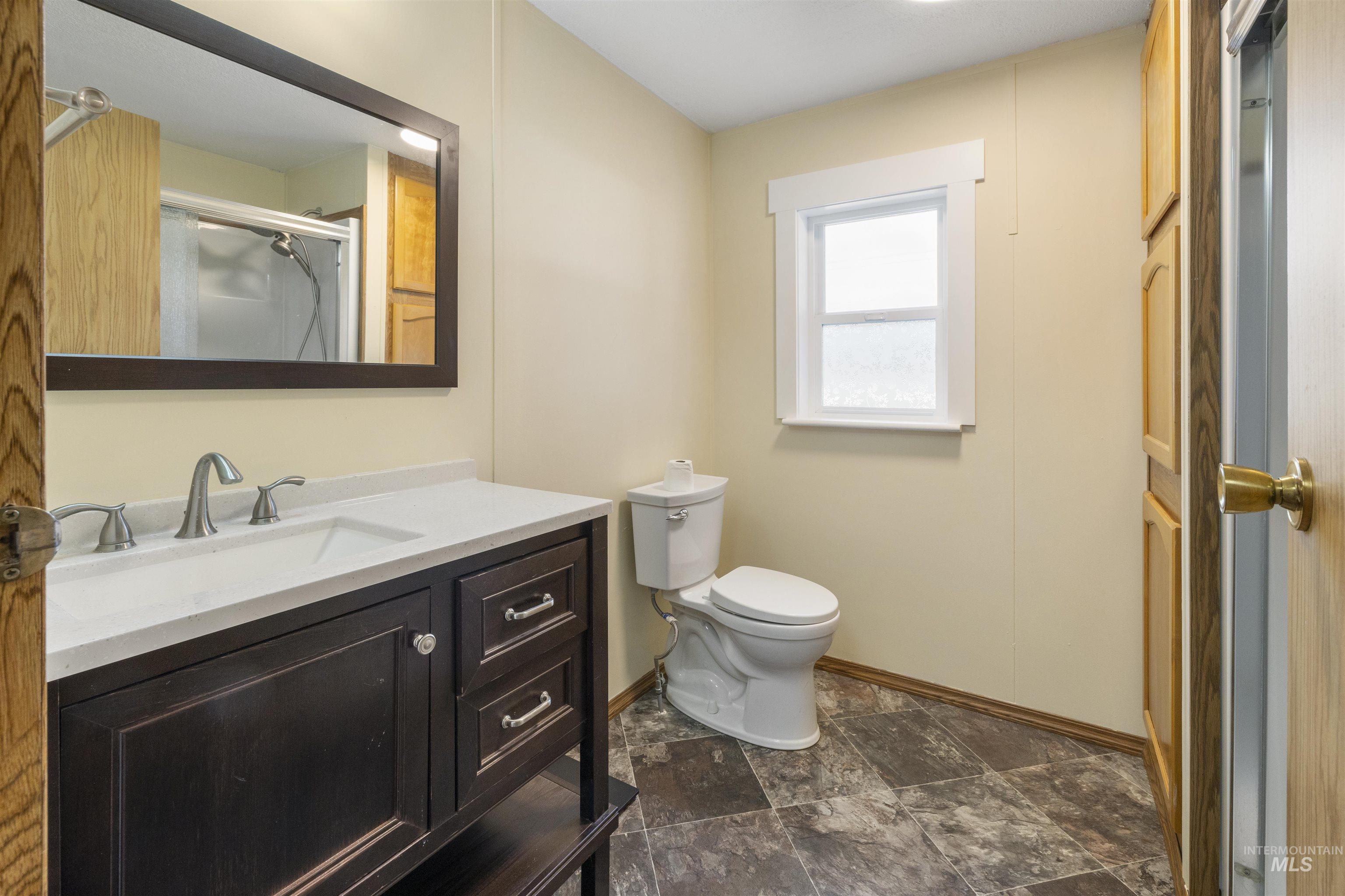2015 6TH AVENUE #102, Clarkston, Washington 99403, 2 Bedrooms, 1 Bathroom, Residential For Sale, Price $65,000, 98997267