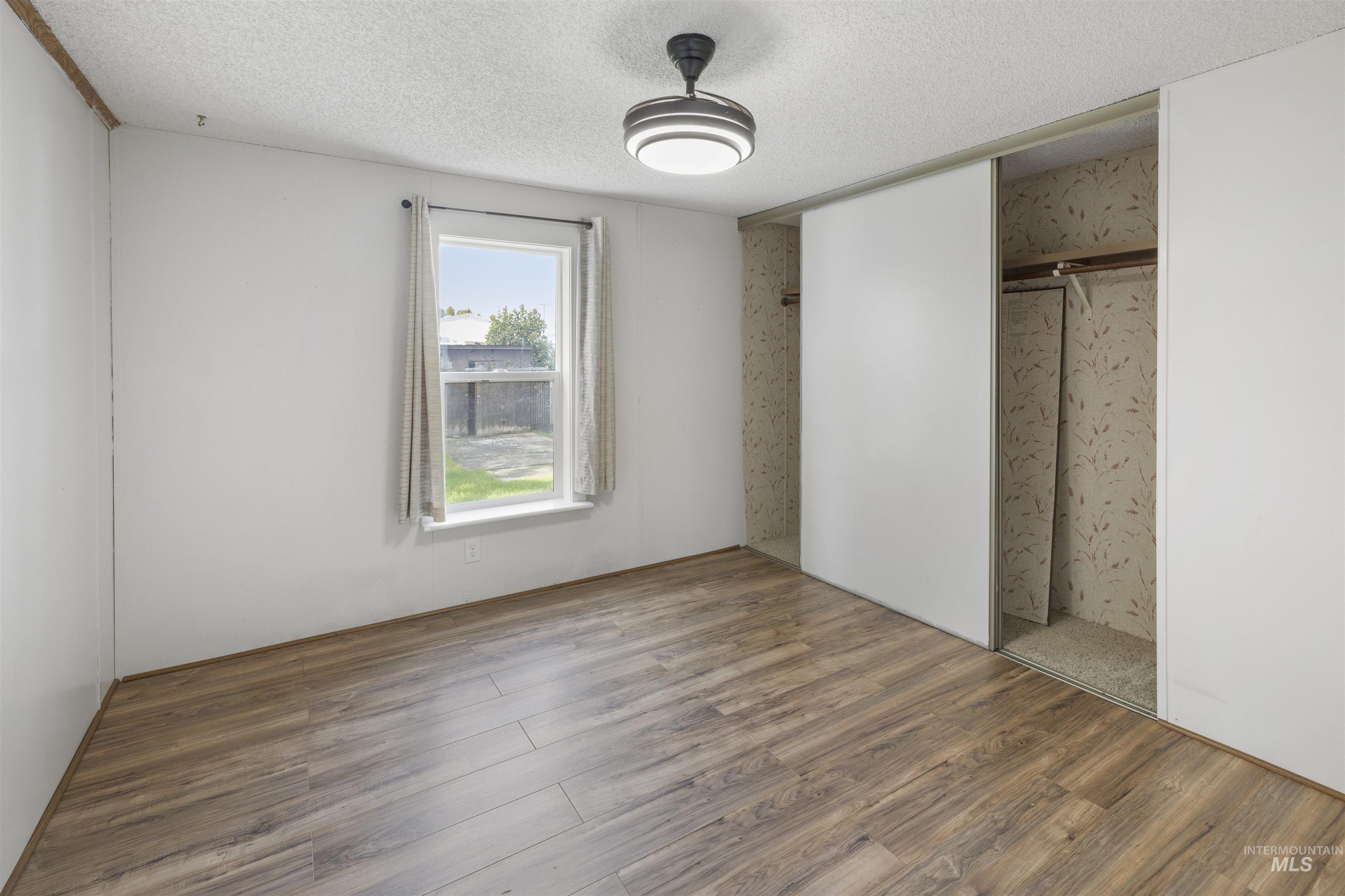 2015 6TH AVENUE #102, Clarkston, Washington 99403, 2 Bedrooms, 1 Bathroom, Residential For Sale, Price $65,000, 98997267