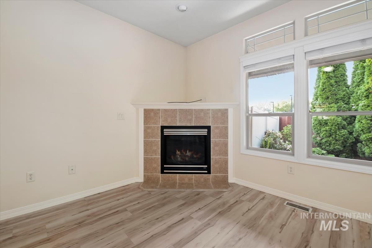 9207 W Steve St, Boise, Idaho 83714, 3 Bedrooms, 2 Bathrooms, Residential For Sale, Price $475,000, 98997268