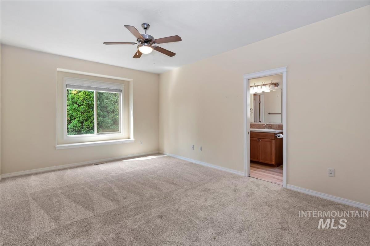 9207 W Steve St, Boise, Idaho 83714, 3 Bedrooms, 2 Bathrooms, Residential For Sale, Price $475,000, 98997268