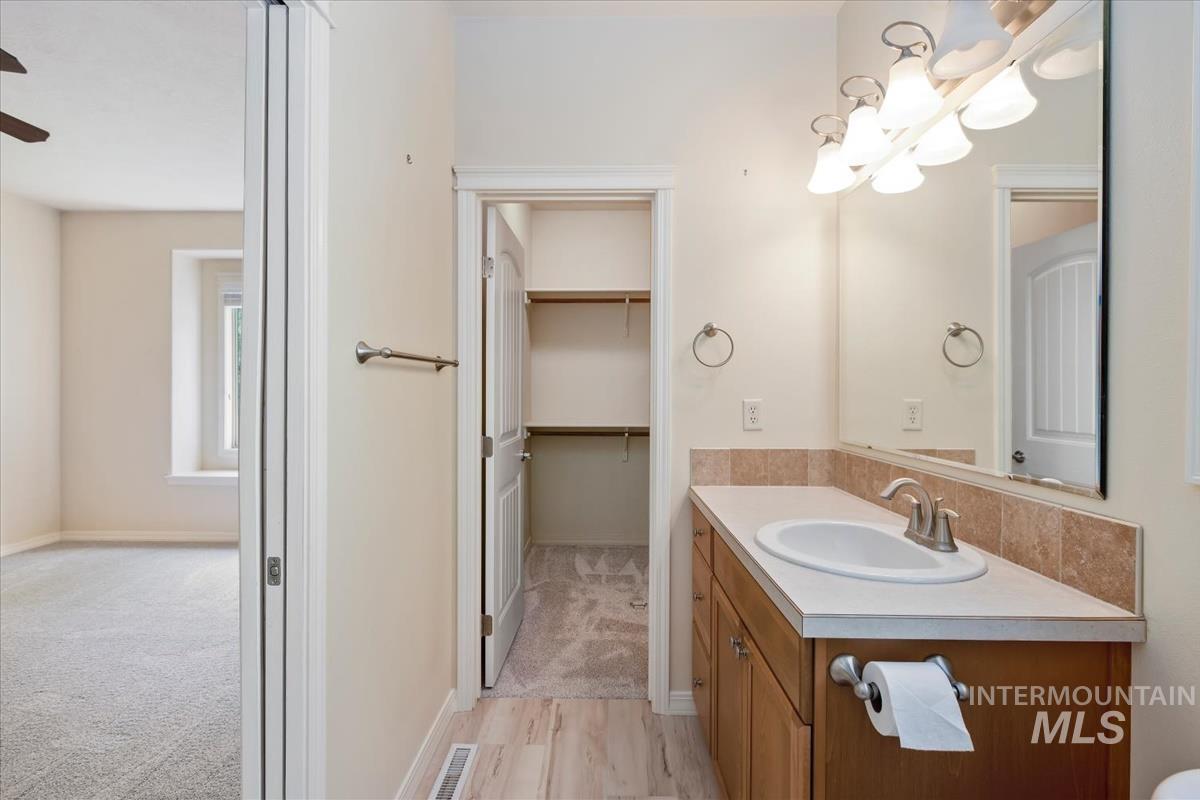 9207 W Steve St, Boise, Idaho 83714, 3 Bedrooms, 2 Bathrooms, Residential For Sale, Price $475,000, 98997268