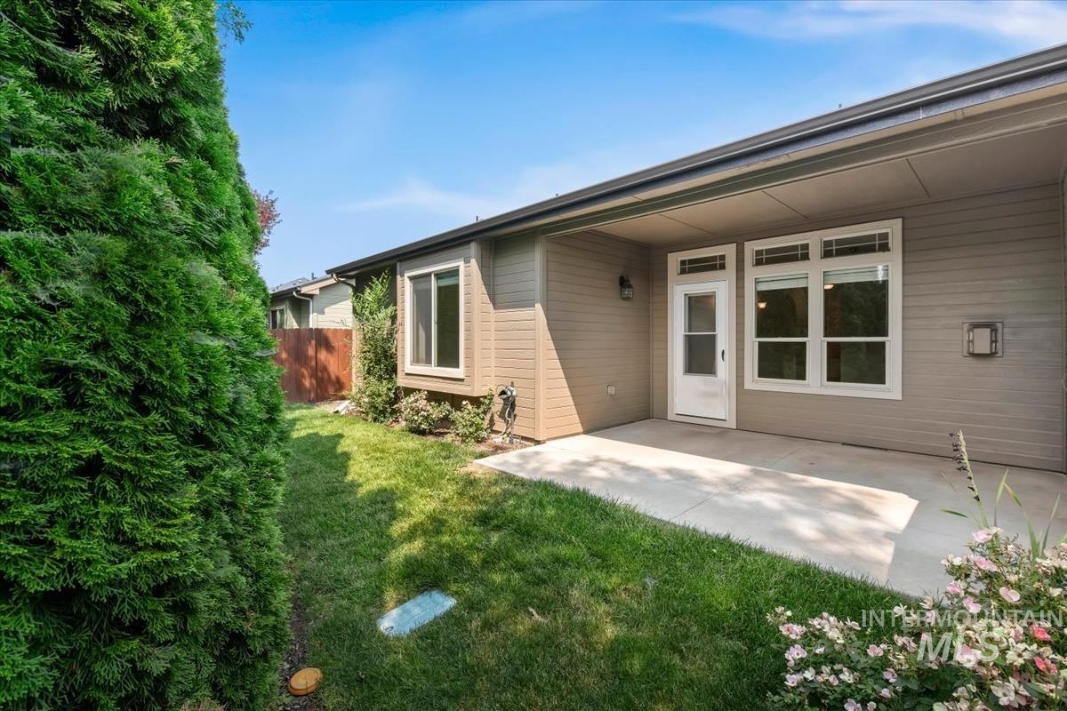 9207 W Steve St, Boise, Idaho 83714, 3 Bedrooms, 2 Bathrooms, Residential For Sale, Price $475,000, 98997268