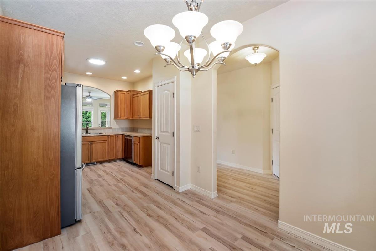 9207 W Steve St, Boise, Idaho 83714, 3 Bedrooms, 2 Bathrooms, Residential For Sale, Price $475,000, 98997268