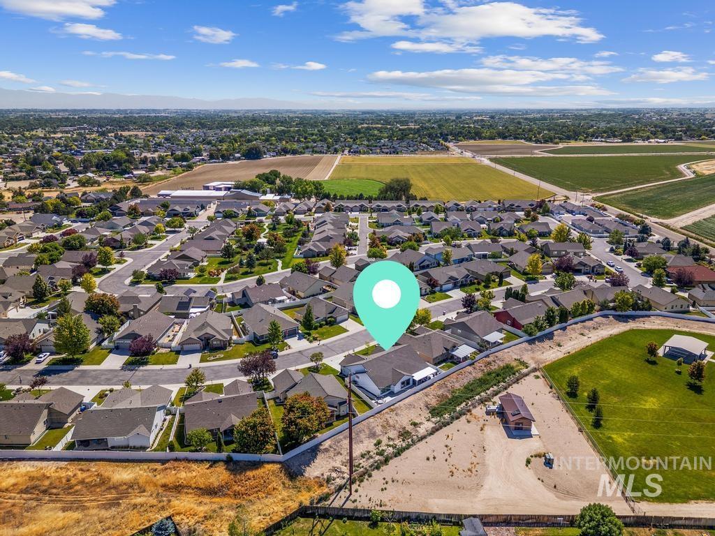 3707 S Edgeview Dr, Nampa, Idaho 83686, 3 Bedrooms, 2.5 Bathrooms, Residential For Sale, Price $599,000, 98997270