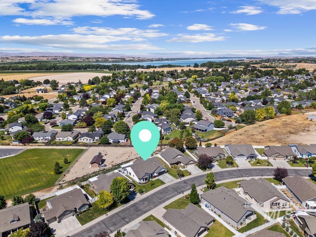3707 S Edgeview Dr, Nampa, Idaho 83686, 3 Bedrooms, 2.5 Bathrooms, Residential For Sale, Price $599,000, 98997270