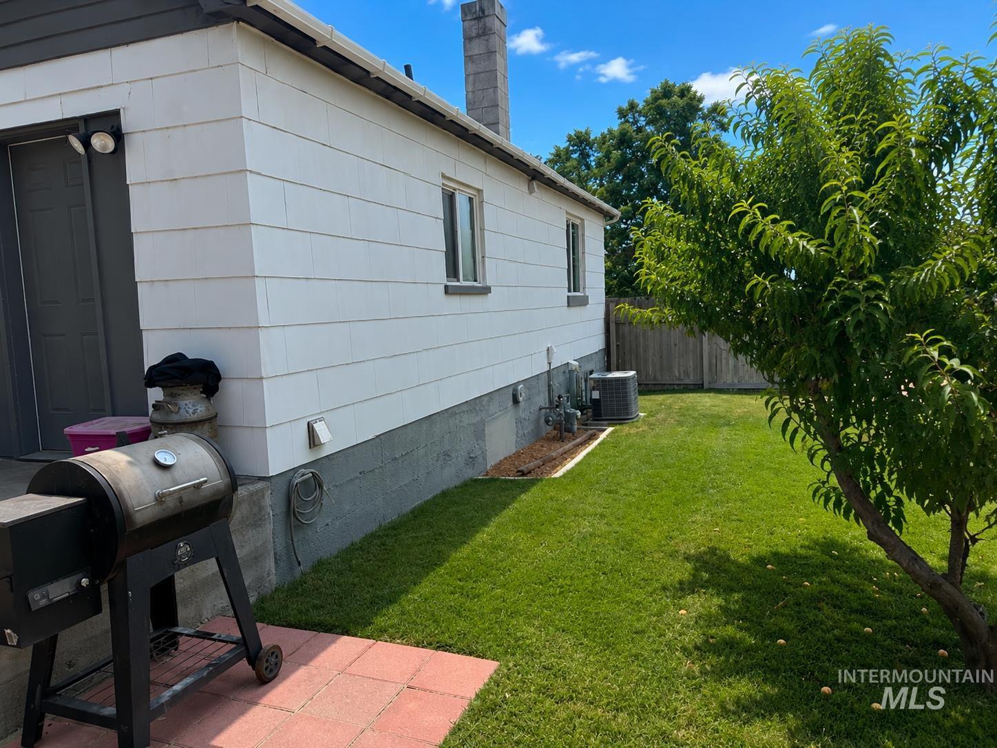 578 E 4th Ave, Glenns Ferry, Idaho 83623, 3 Bedrooms, 2 Bathrooms, Residential For Sale, Price $295,000, 98997275