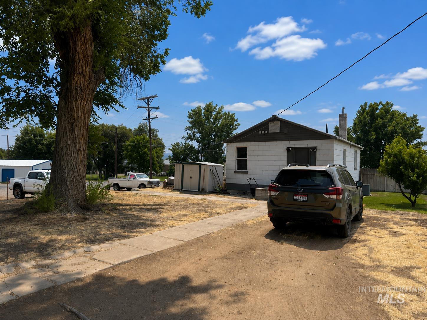 578 E 4th Ave, Glenns Ferry, Idaho 83623, 3 Bedrooms, 2 Bathrooms, Residential For Sale, Price $295,000, 98997275