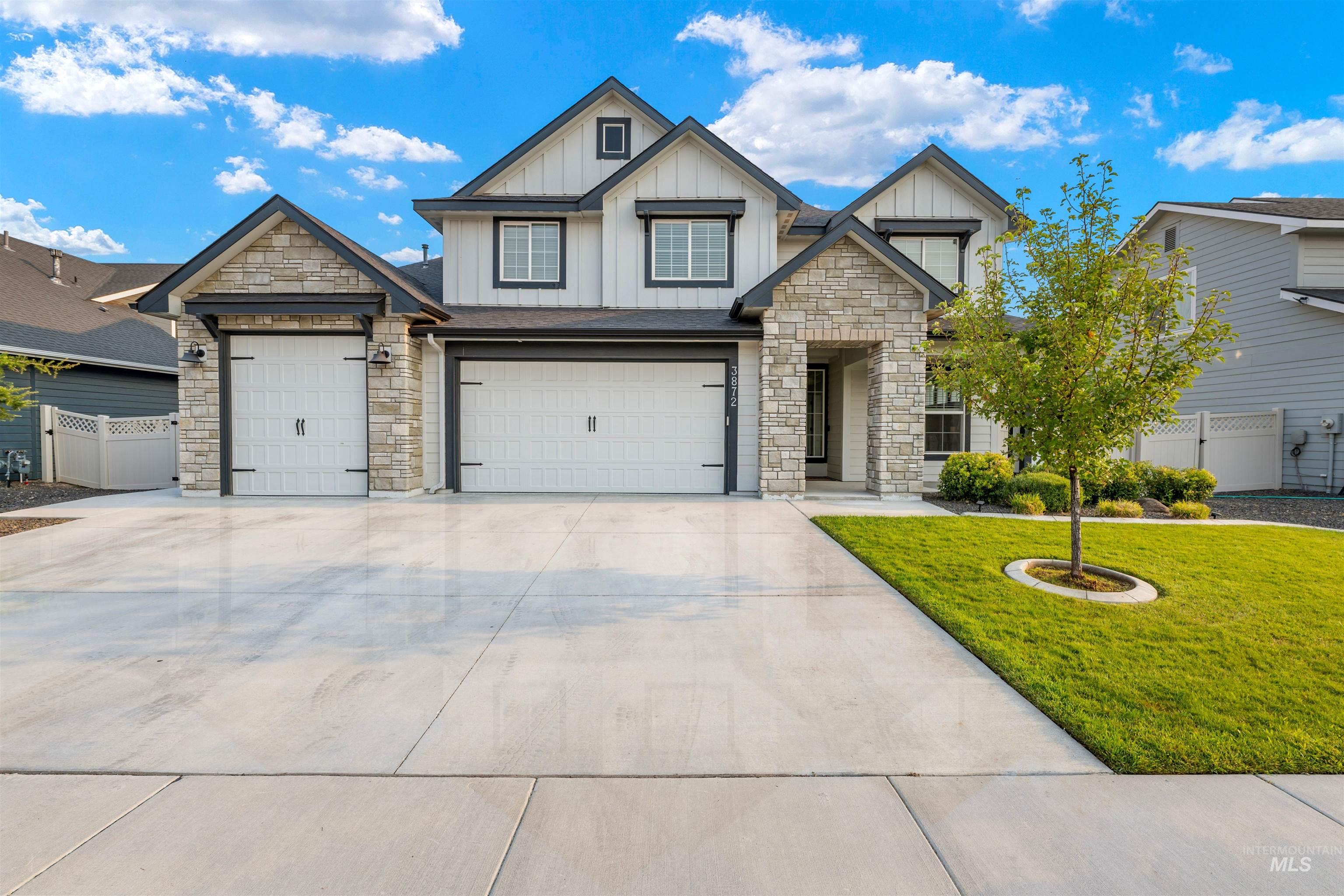 3872 W Anatole Street, Meridian, Idaho 83646, 4 Bedrooms, 2.5 Bathrooms, Residential For Sale, Price $899,900,MLS 98997276