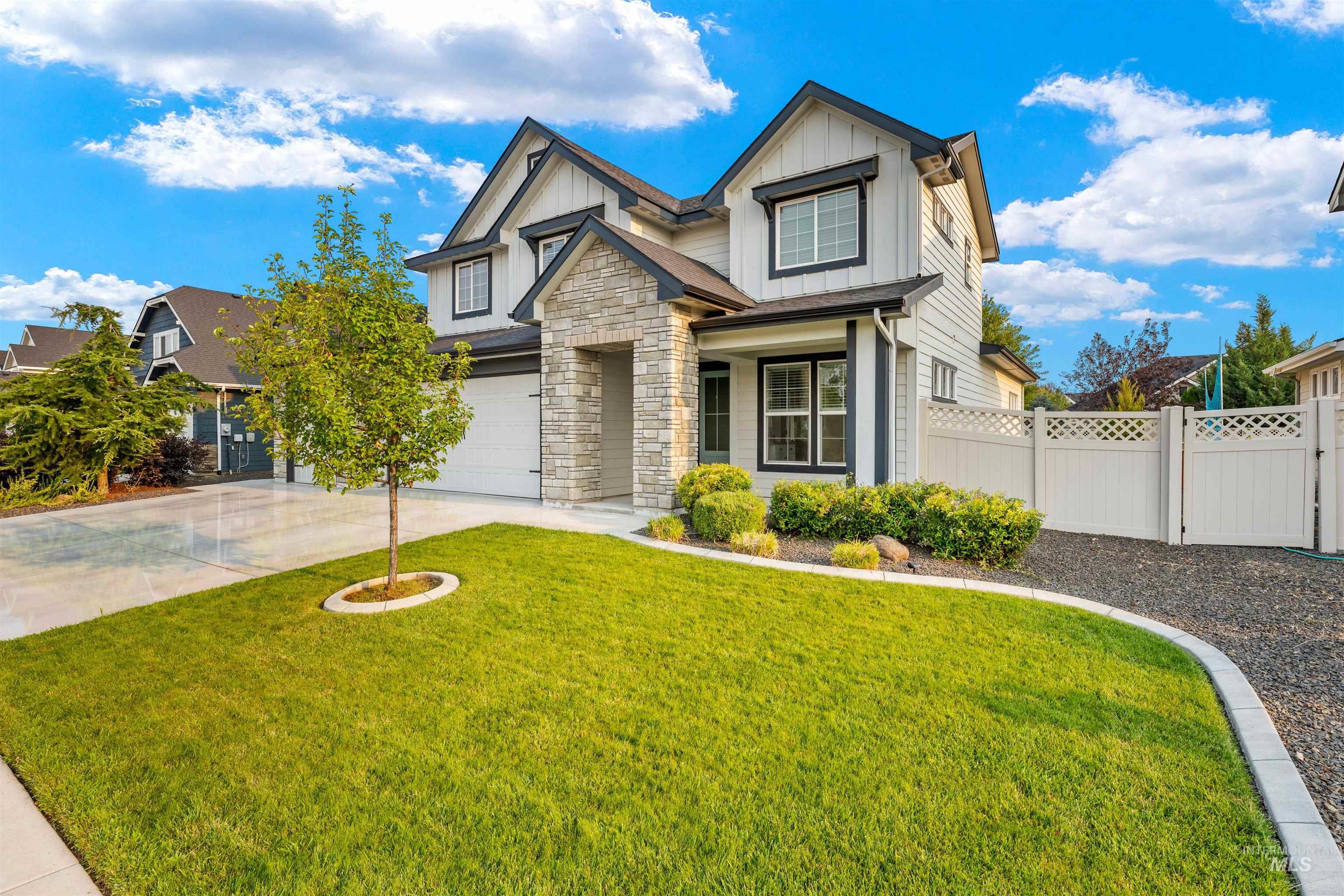 3872 W Anatole Street, Meridian, Idaho 83646, 4 Bedrooms, 2.5 Bathrooms, Residential For Sale, Price $899,900,MLS 98997276