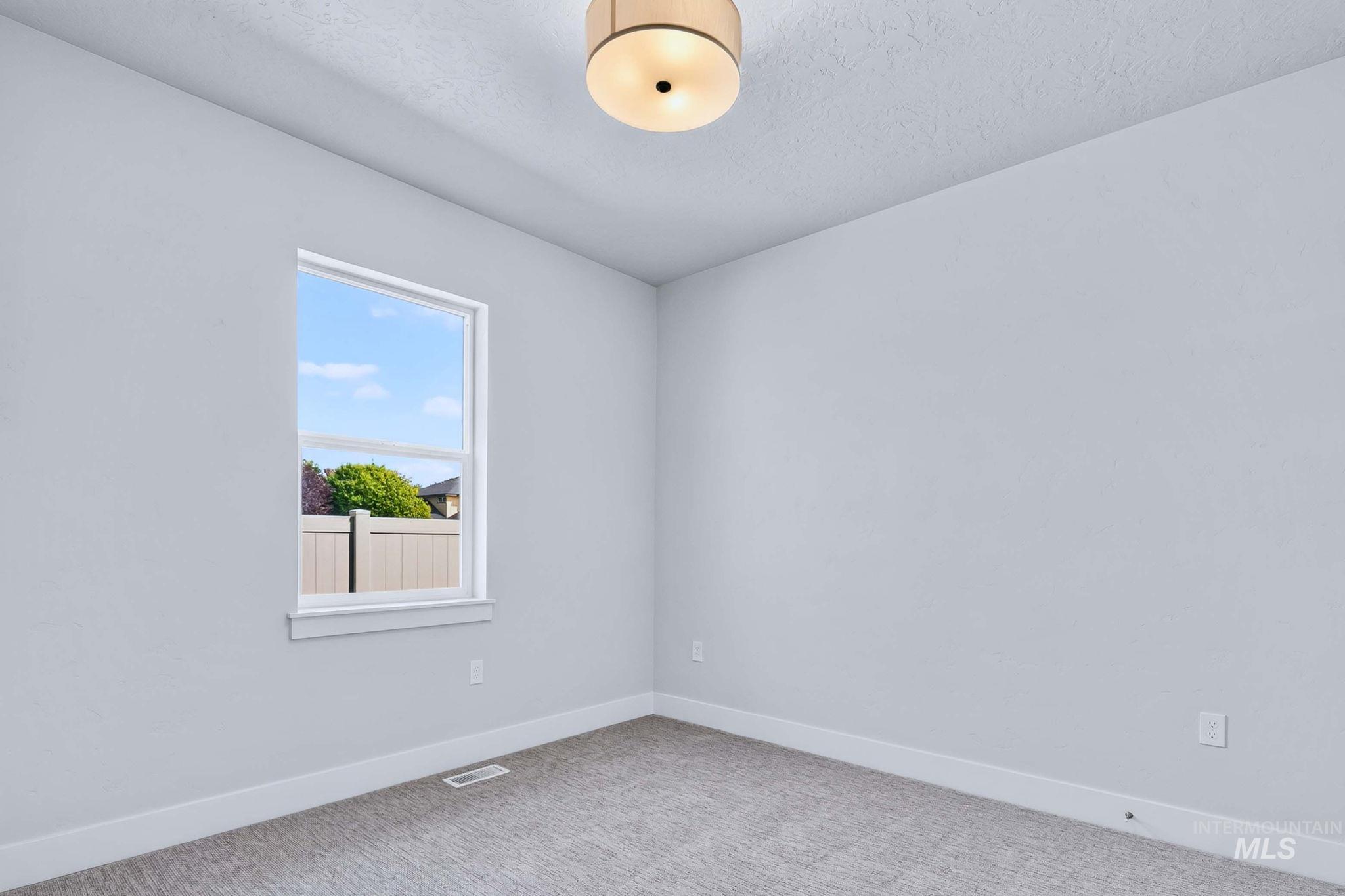 611 W Wrangler, Meridian, Idaho 83646, 3 Bedrooms, 2 Bathrooms, Residential For Sale, Price $563,500, 98997277