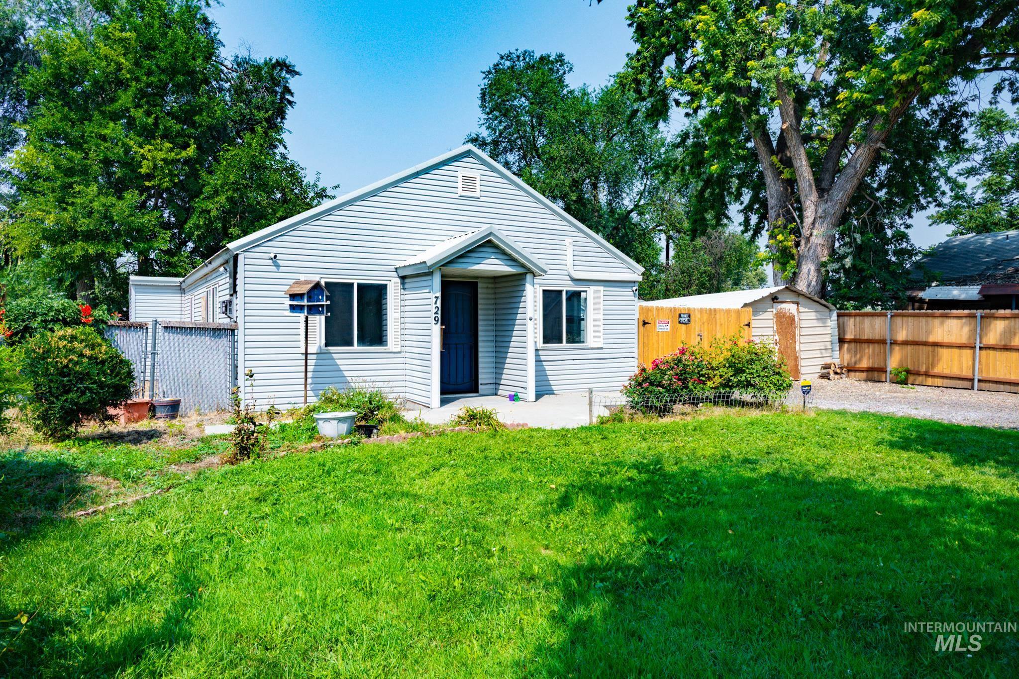 729 NW 2nd St, Ontario, Oregon 97914, 3 Bedrooms, 1 Bathroom, Residential For Sale, Price $239,000, 98997279
