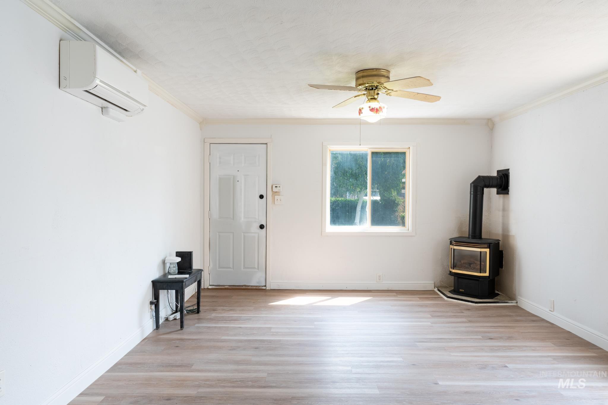 729 NW 2nd St, Ontario, Oregon 97914, 3 Bedrooms, 1 Bathroom, Residential For Sale, Price $239,000, 98997279