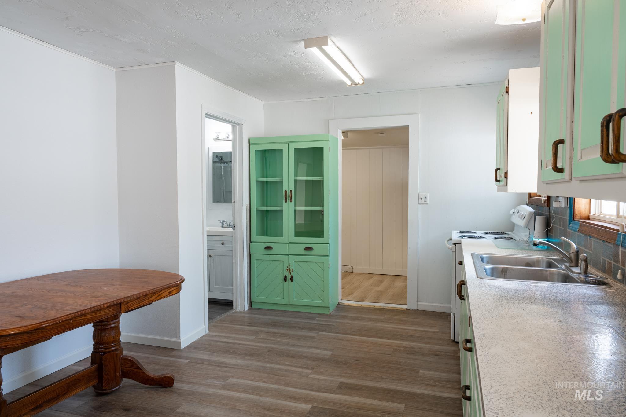 729 NW 2nd St, Ontario, Oregon 97914, 3 Bedrooms, 1 Bathroom, Residential For Sale, Price $239,000, 98997279