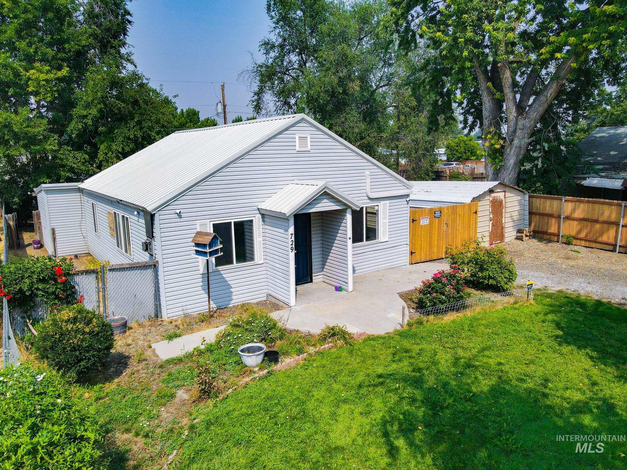 729 NW 2nd St, Ontario, Oregon 97914, 3 Bedrooms, 1 Bathroom, Residential For Sale, Price $239,000, 98997279