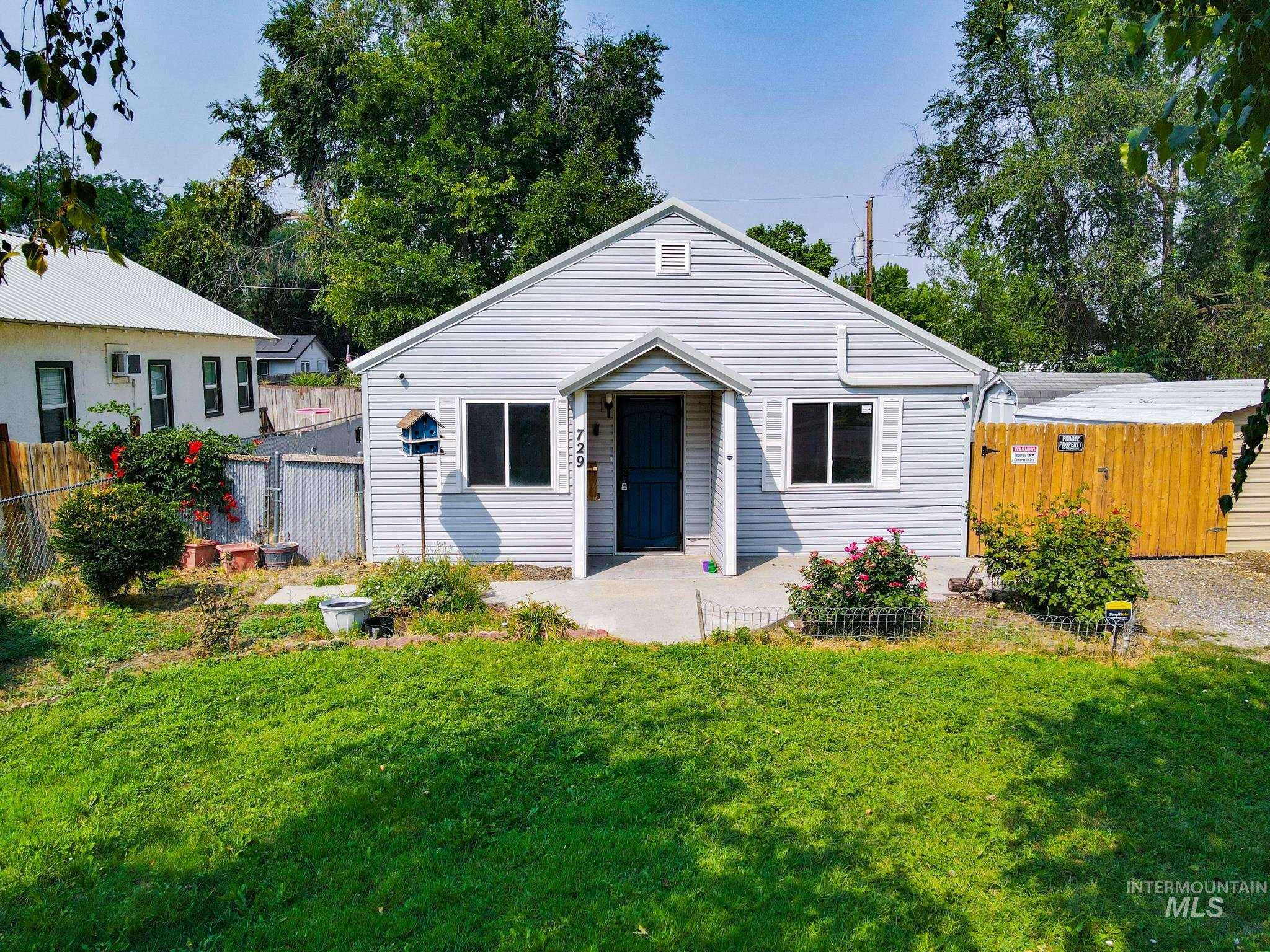 729 NW 2nd St, Ontario, Oregon 97914, 3 Bedrooms, 1 Bathroom, Residential For Sale, Price $239,000, 98997279