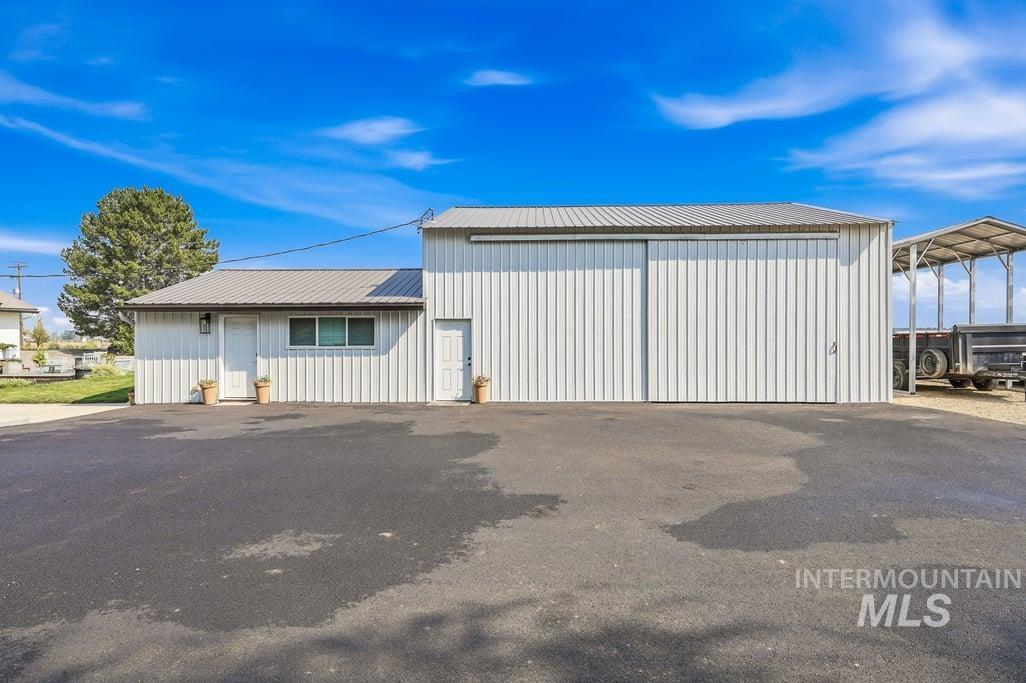 1600 S Eagle Rd, Kuna, Idaho 83634, 3 Bedrooms, 2 Bathrooms, Residential For Sale, Price $1,189,000,MLS 98997280