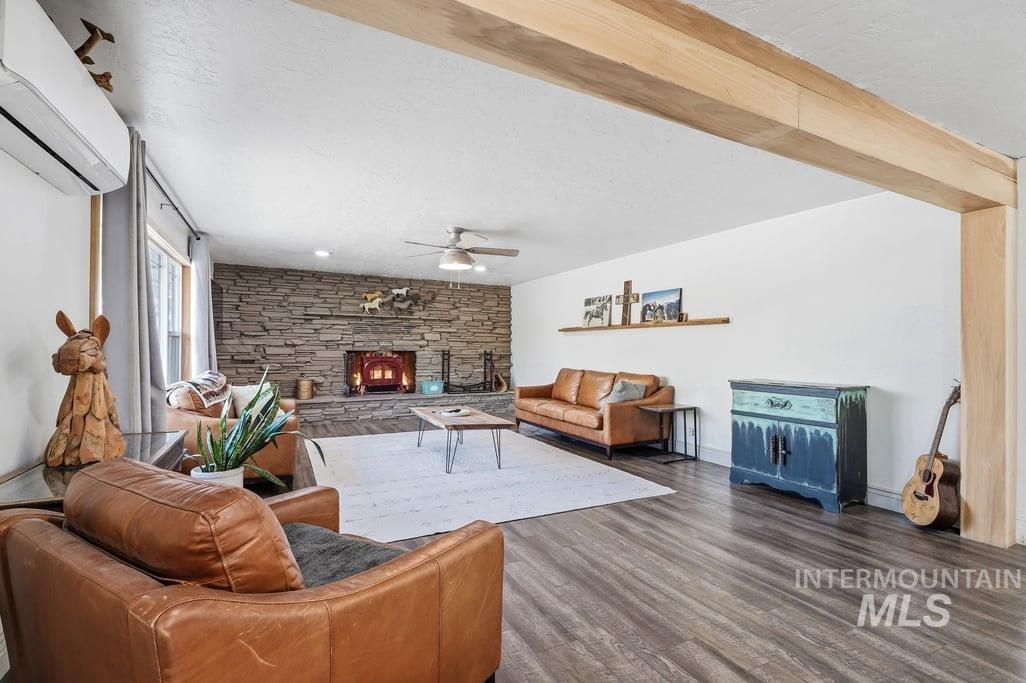 1600 S Eagle Rd, Kuna, Idaho 83634, 3 Bedrooms, 2 Bathrooms, Residential For Sale, Price $1,189,000,MLS 98997280