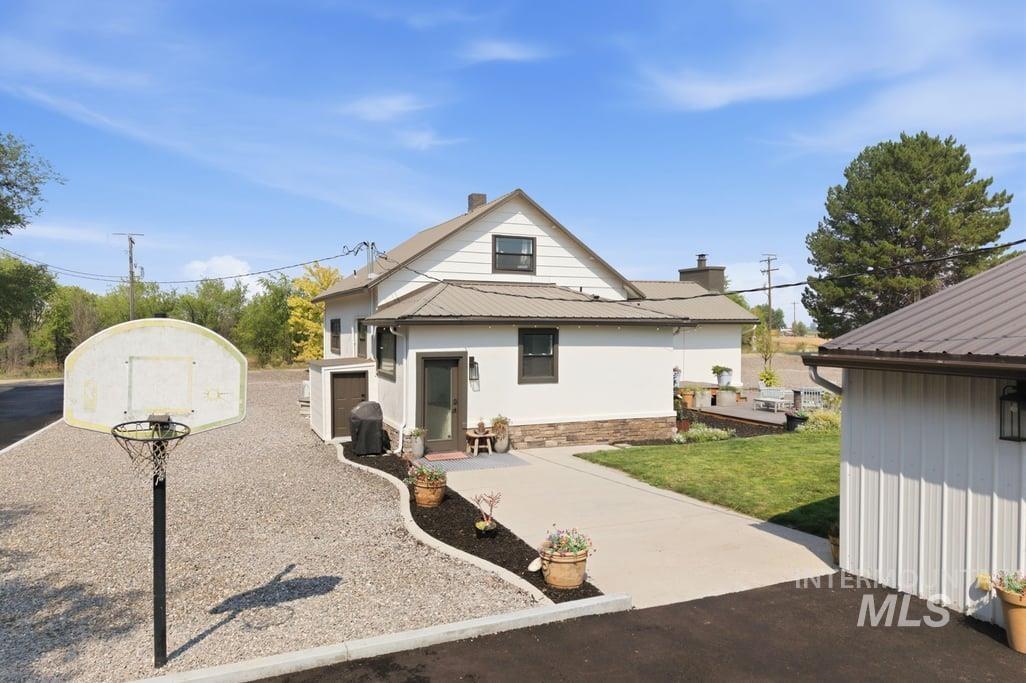 1600 S Eagle Rd, Kuna, Idaho 83634, 3 Bedrooms, 2 Bathrooms, Residential For Sale, Price $1,189,000,MLS 98997280