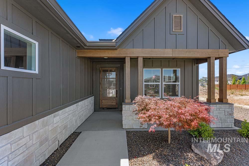 817 N Gracie Avenue, Eagle, Idaho 83616, 4 Bedrooms, 3.5 Bathrooms, Residential For Sale, Price $1,199,900, 98997282