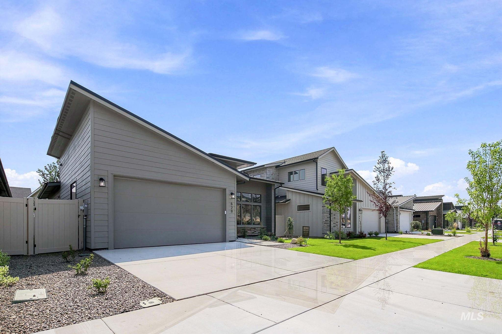 629 W Wrangler, Meridian, Idaho 83646, 3 Bedrooms, 2 Bathrooms, Residential For Sale, Price $560,500, 98997284