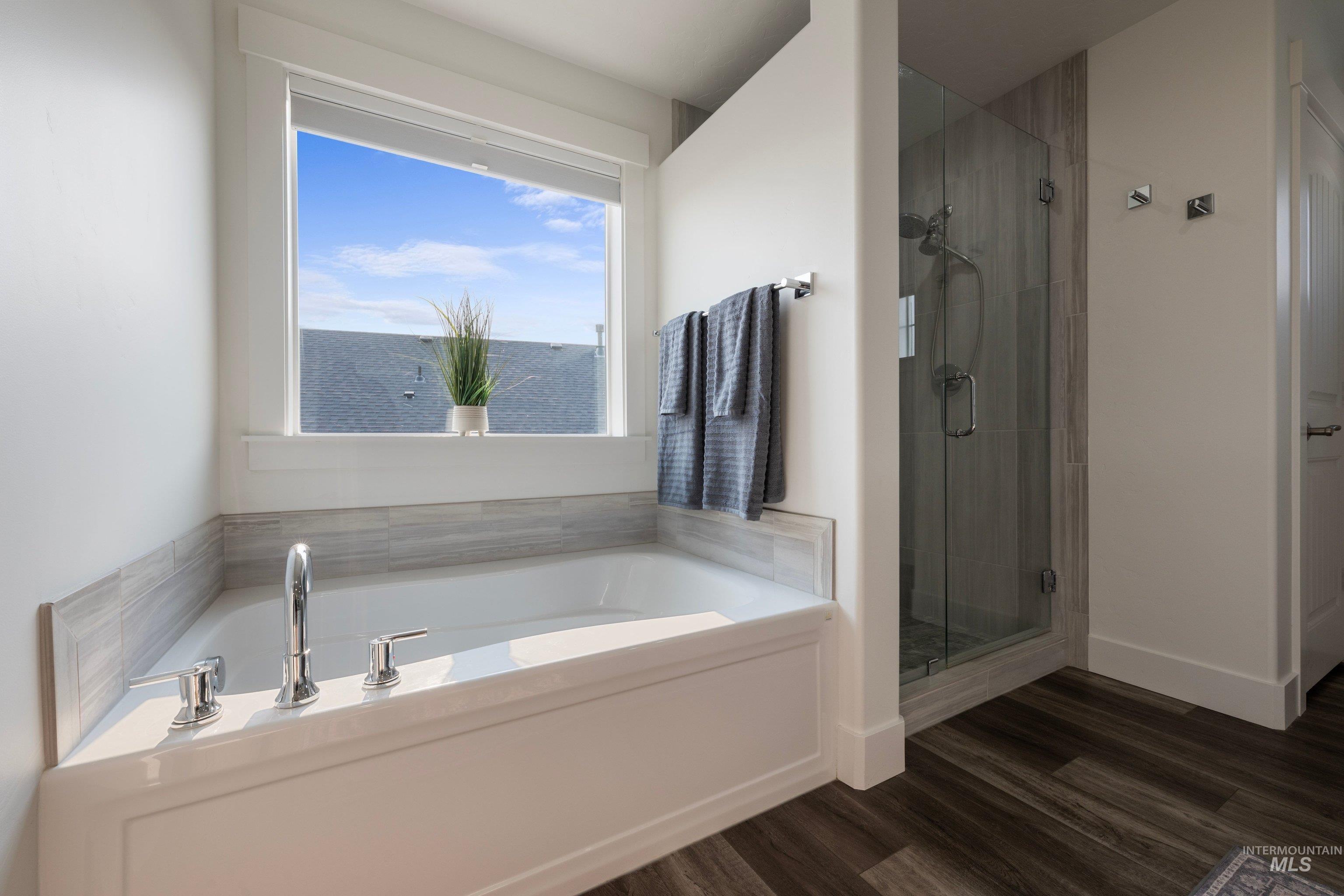 1306 E Sweet Pearl St, Kuna, Idaho 83634, 5 Bedrooms, 4 Bathrooms, Residential For Sale, Price $675,000, 98997288