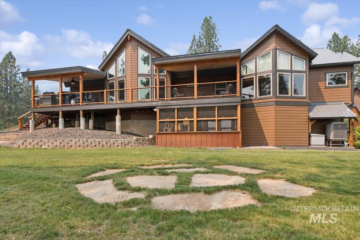 18 Creek Hollow Dr, Garden Valley, Idaho 83622, 3 Bedrooms, 2.5 Bathrooms, Residential For Sale, Price $1,499,000, 98997289