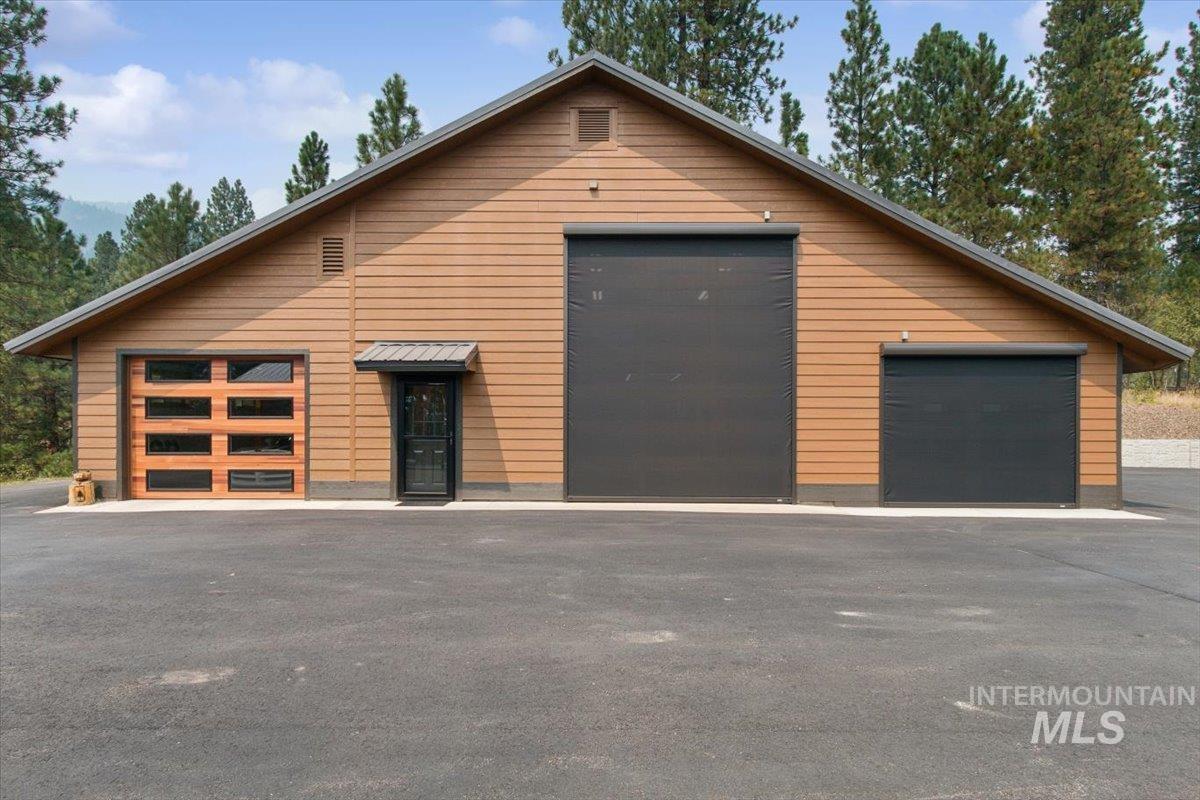 18 Creek Hollow Dr, Garden Valley, Idaho 83622, 3 Bedrooms, 2.5 Bathrooms, Residential For Sale, Price $1,499,000, 98997289