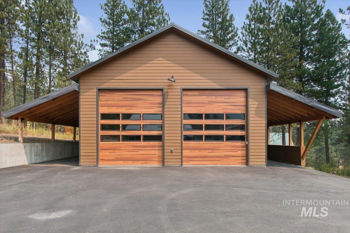 18 Creek Hollow Dr, Garden Valley, Idaho 83622, 3 Bedrooms, 2.5 Bathrooms, Residential For Sale, Price $1,499,000, 98997289