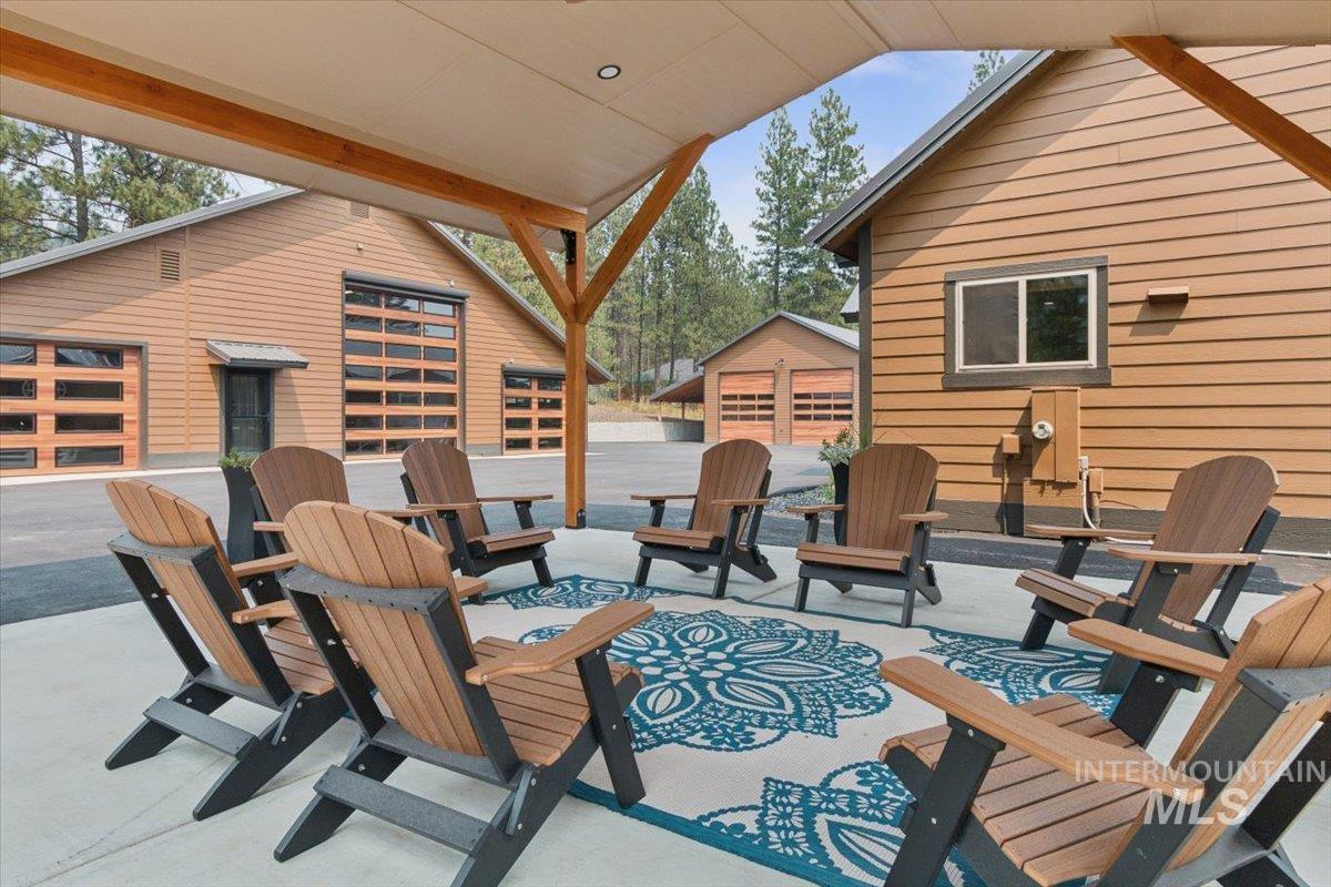 18 Creek Hollow Dr, Garden Valley, Idaho 83622, 3 Bedrooms, 2.5 Bathrooms, Residential For Sale, Price $1,499,000, 98997289