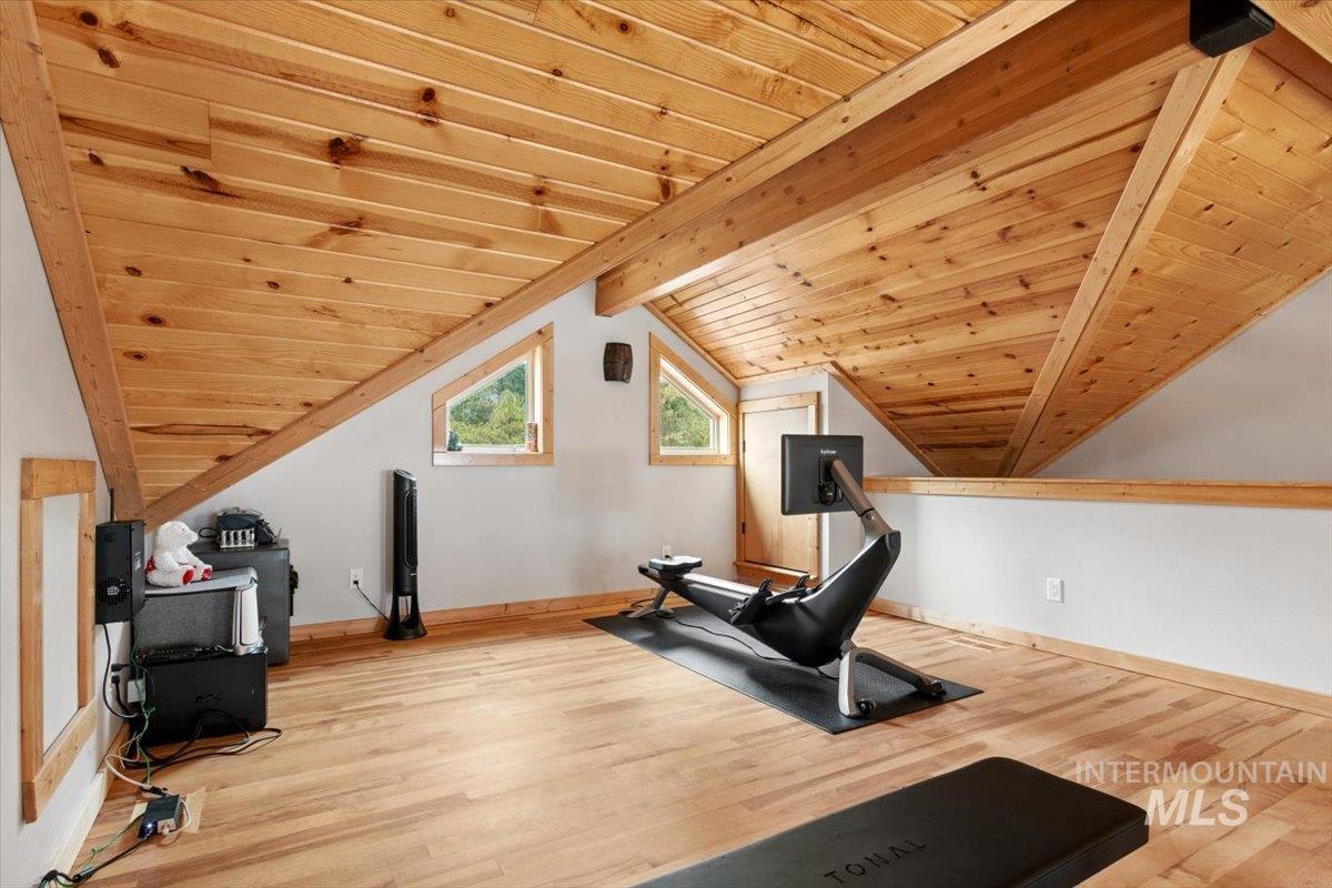 18 Creek Hollow Dr, Garden Valley, Idaho 83622, 3 Bedrooms, 2.5 Bathrooms, Residential For Sale, Price $1,499,000, 98997289