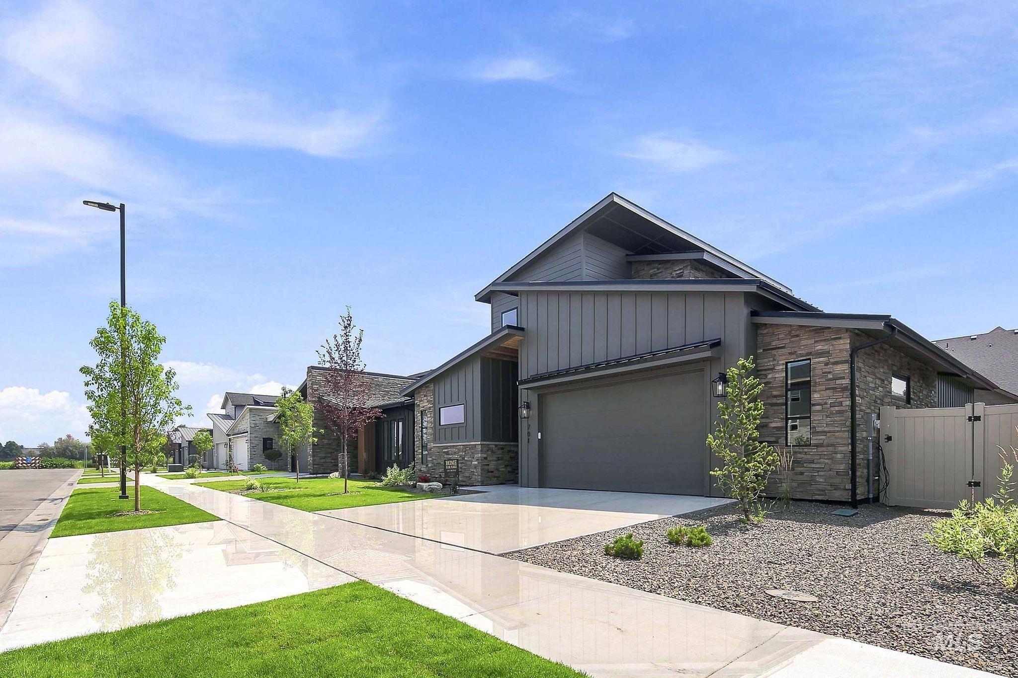 701 W Wrangler, Meridian, Idaho 83646, 4 Bedrooms, 3 Bathrooms, Residential For Sale, Price $849,900, 98997290